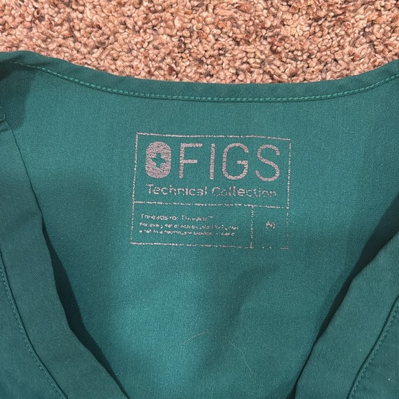 FIGS Catarina scrub top hunter green - Picture 2 of 3